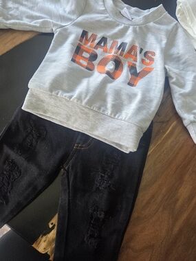 PatPat Light Gray "Mama's Boy" Pullover with Black Distressed Jeans